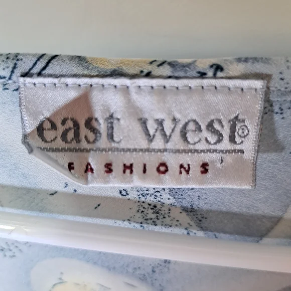 East West Vintage Baby Blue Floral Flowy Top Size Large Cross Front 3/4 Sleeve - Picture 5 of 10